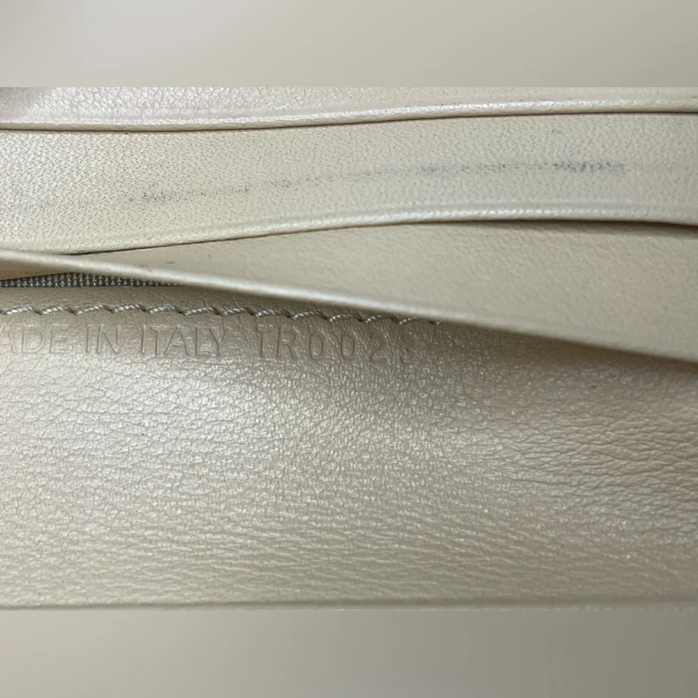 Dior authentic compact